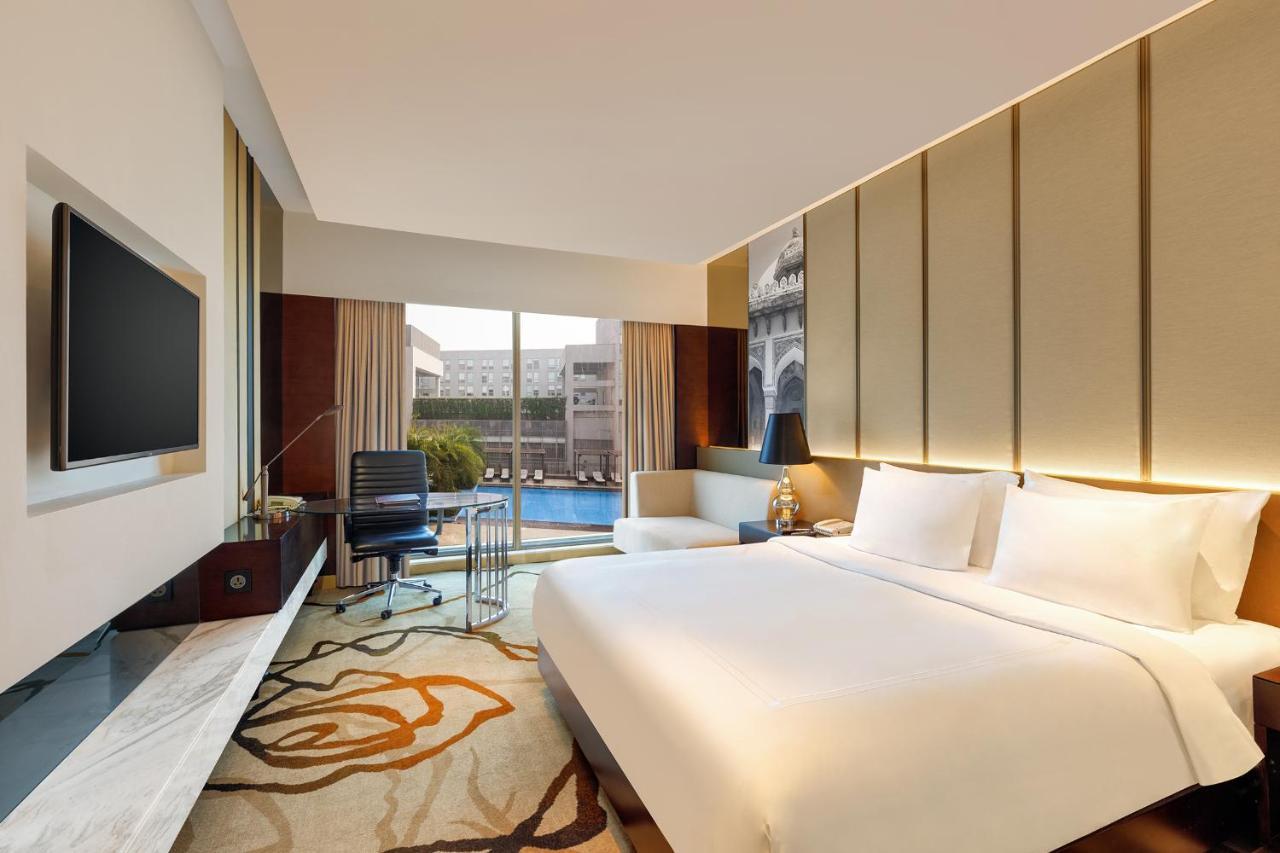 Premium King on One-way Airport Transfers Spa Food & Beverage & Laundry