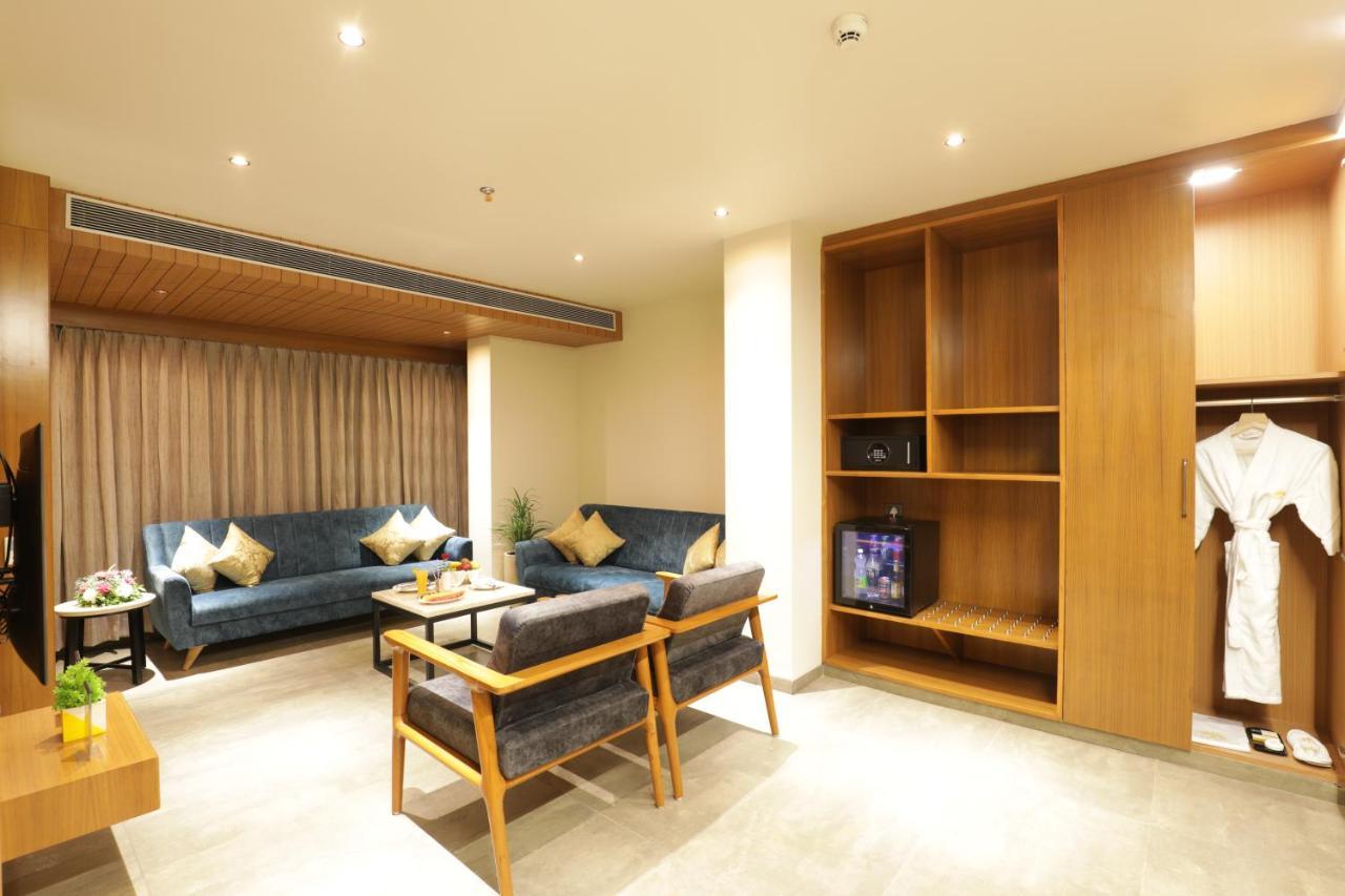 Superior King Suite