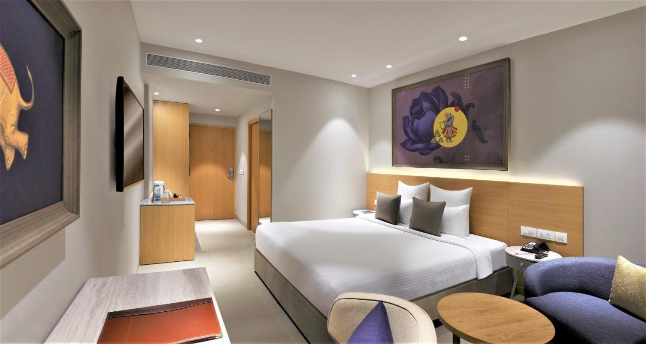 Luxe Queen Room