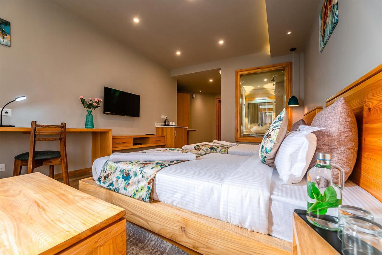 Deluxe King Suite