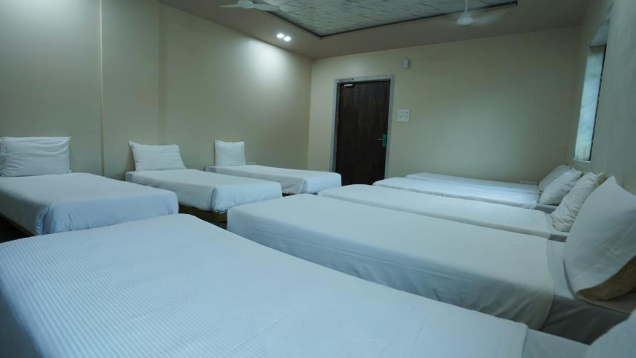 Classic Quadruple Room,1326892922:JPEG