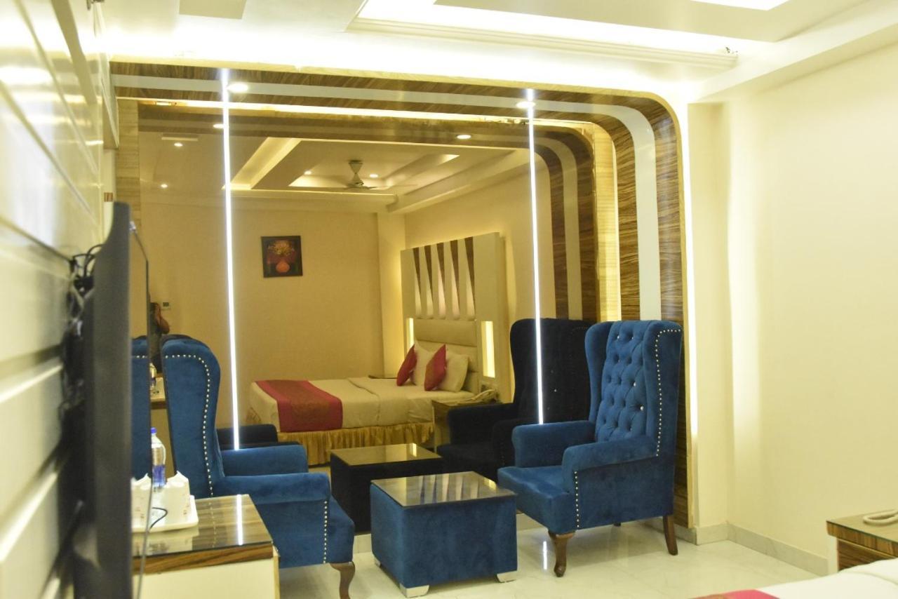 Luxury Suite With Bathtub Free Wi-Fi and 1 Complimentary Snack Basket,1201867780:JPEG