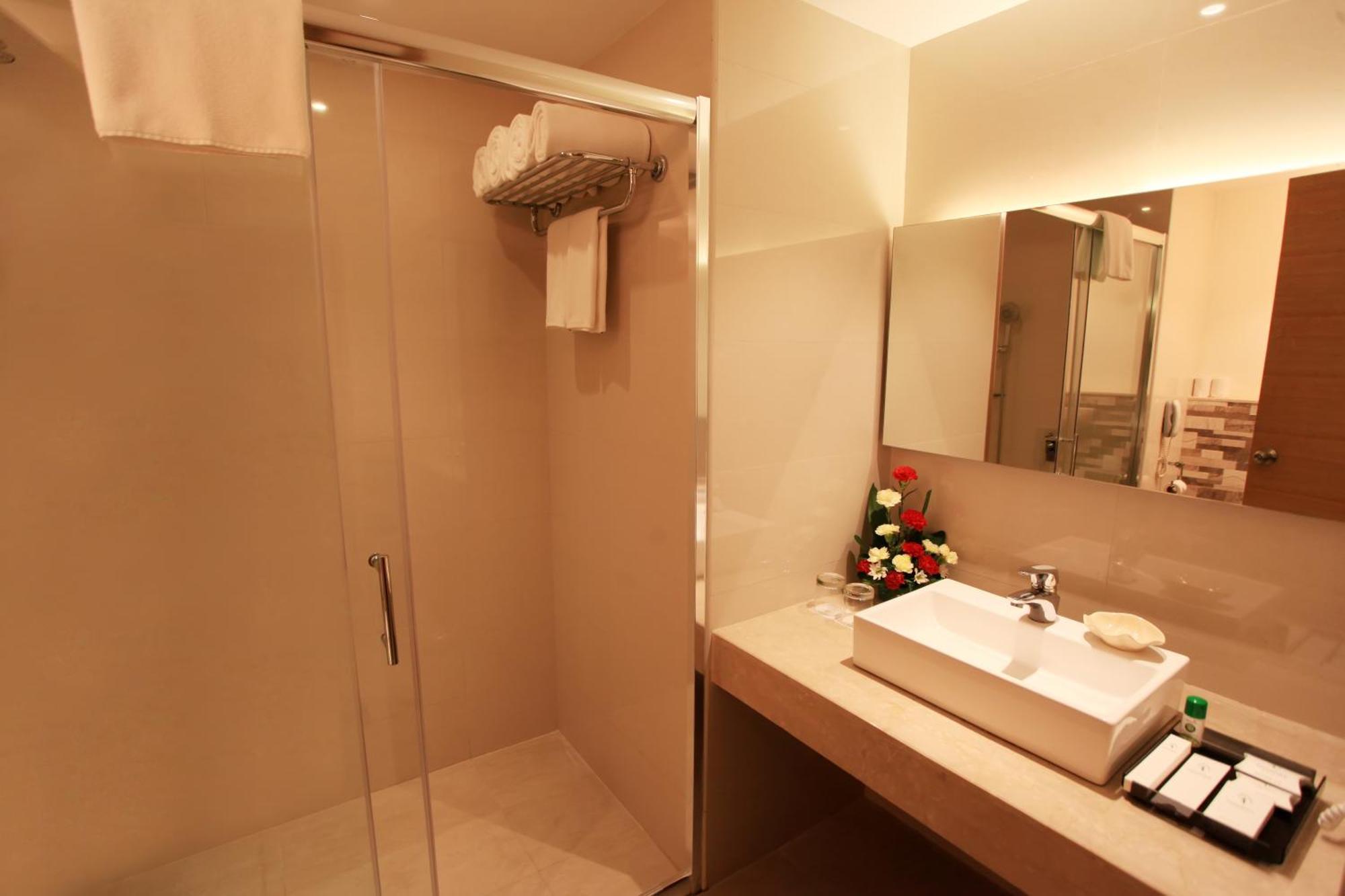 Deluxe Room,1498629964:JPEG
