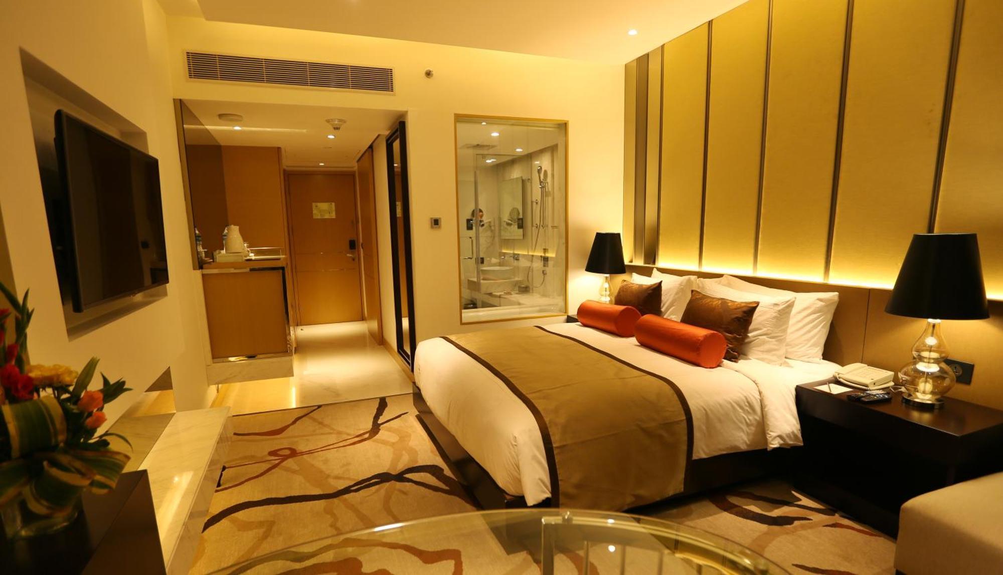 Premium King on One-way Airport Transfers Spa Food & Beverage & Laundry