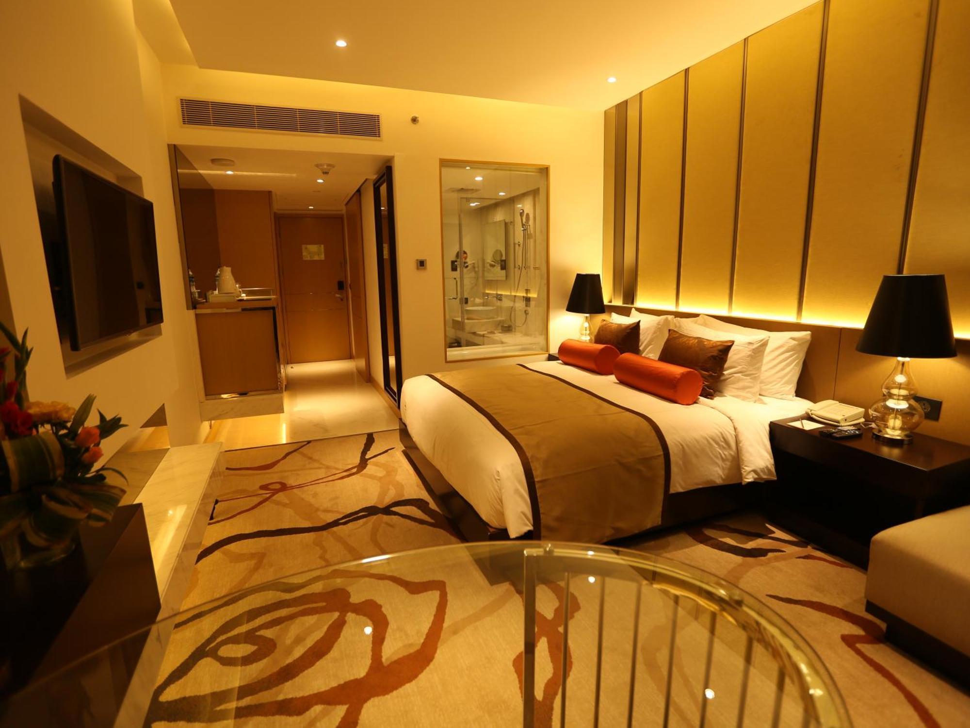 Premium King on One-way Airport Transfers Spa Food & Beverage & Laundry