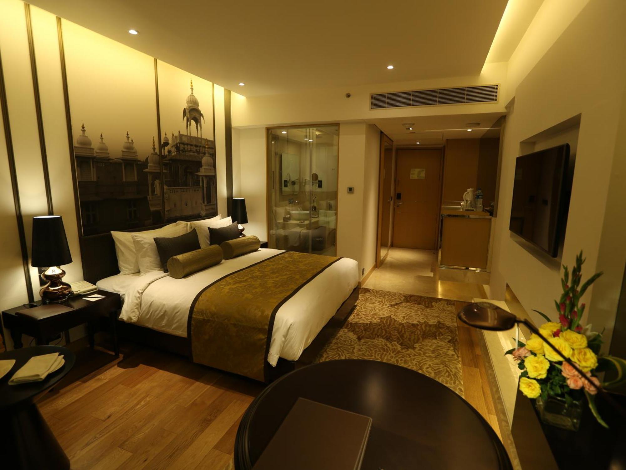 Superior King on One-way Airport Transfers Spa Food & Beverage & Laundry