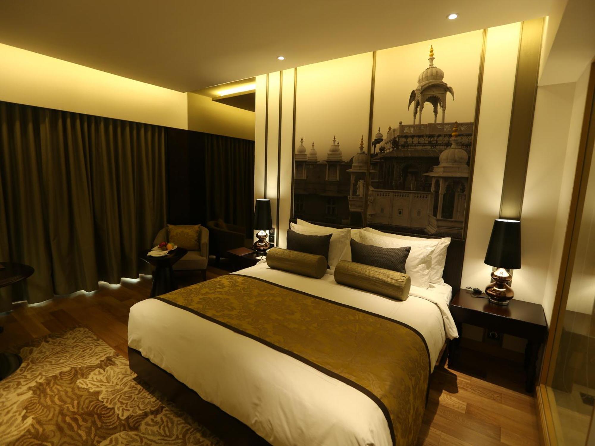 Superior King on One-way Airport Transfers Spa Food & Beverage & Laundry