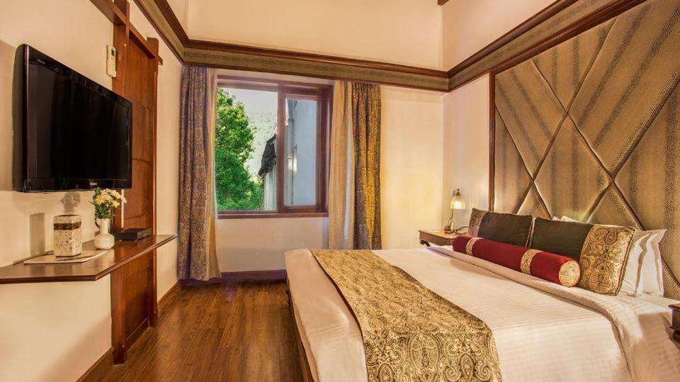 Superior Room with Evening Hi Tea, 10% discount on Food, Spa & Soft Beverages,1221808657:JPEG