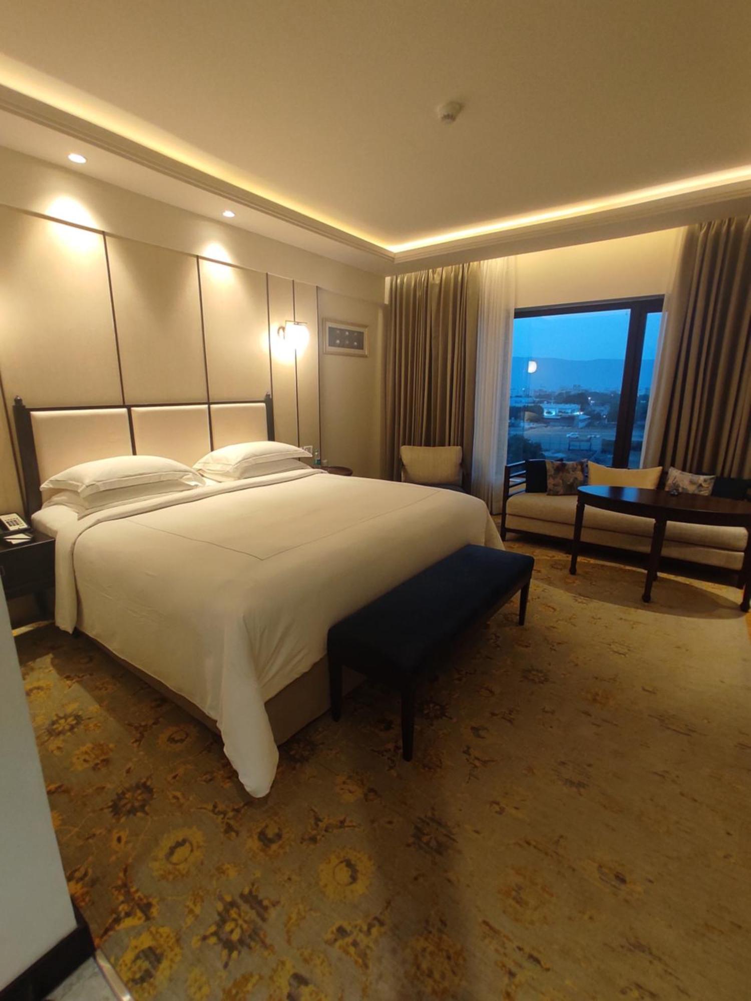 Superior King Room