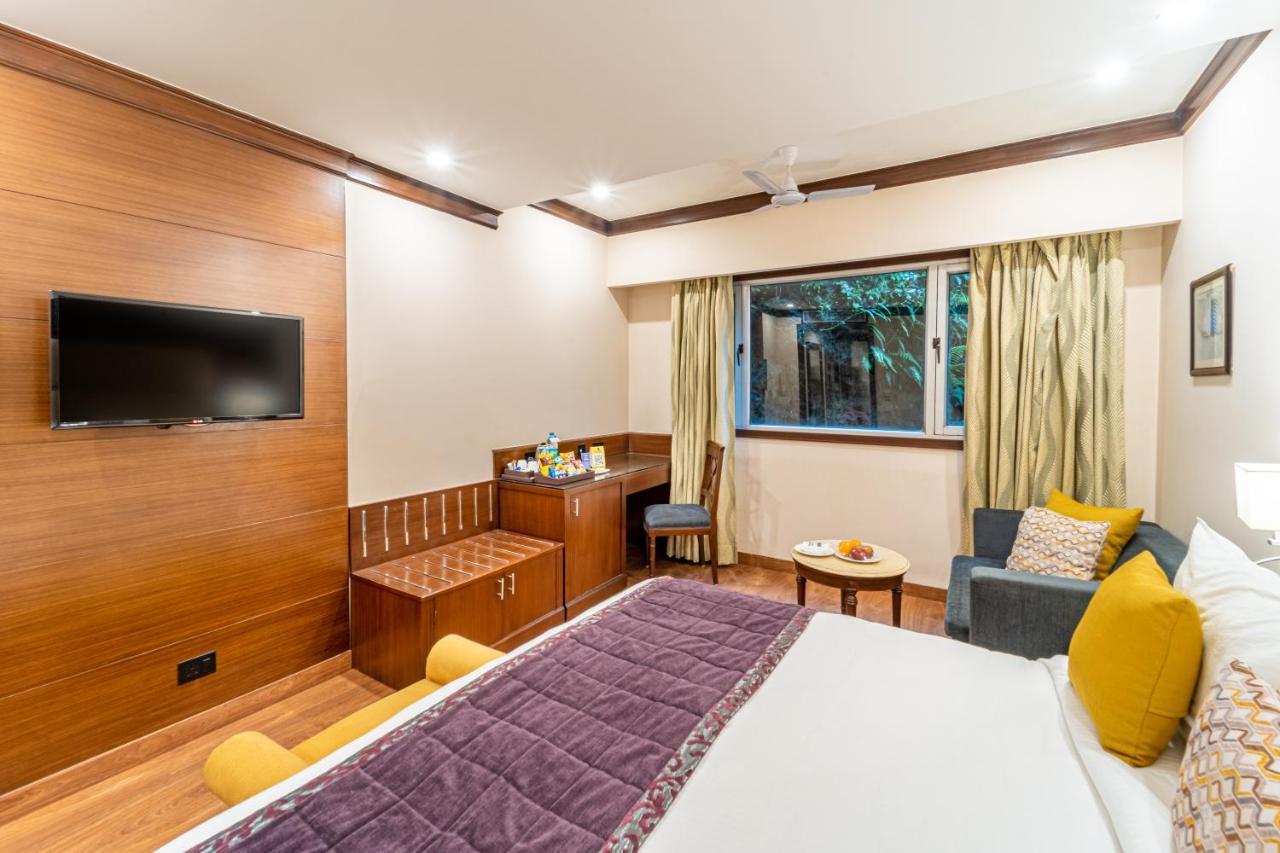 Deluxe Room Avail on FNB & Happy Hours 1 Pm to 6 Pm