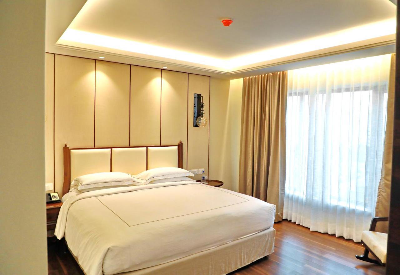 Luxury King Room