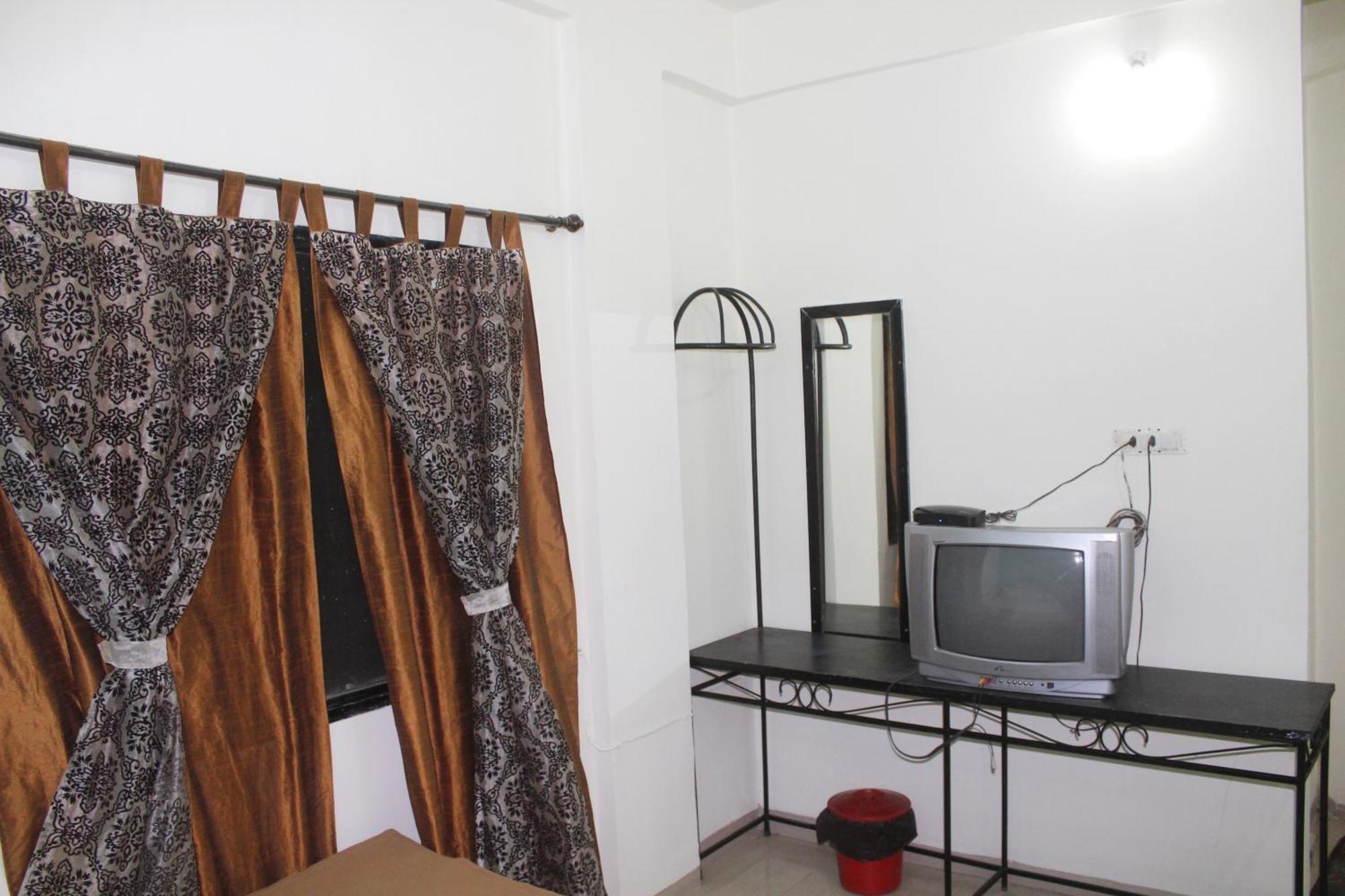 Standard Double Room Fan