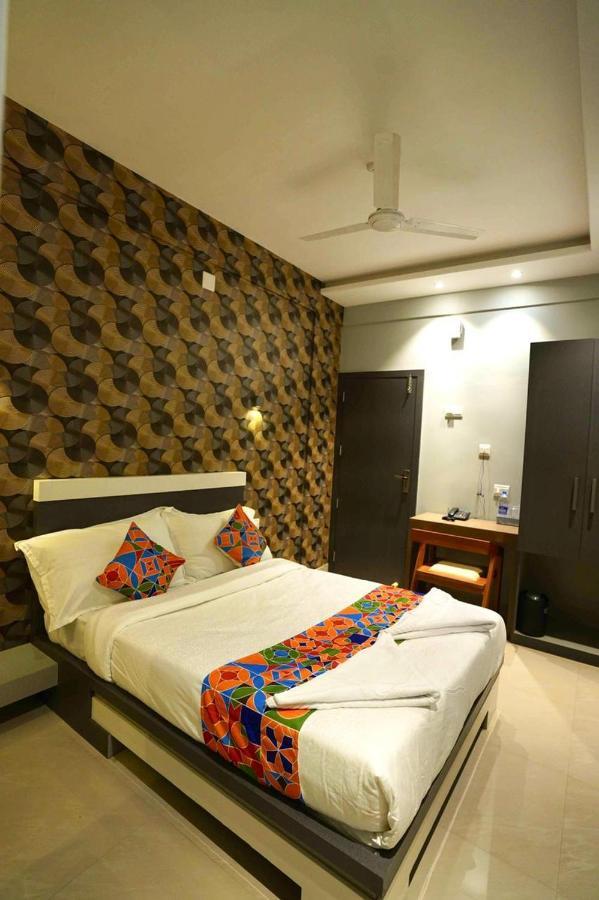 Budget Double Room,1296870811:JPEG