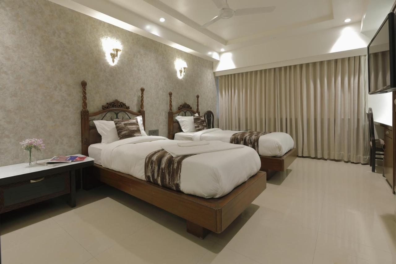 Gold Room,1299766825:JPEG