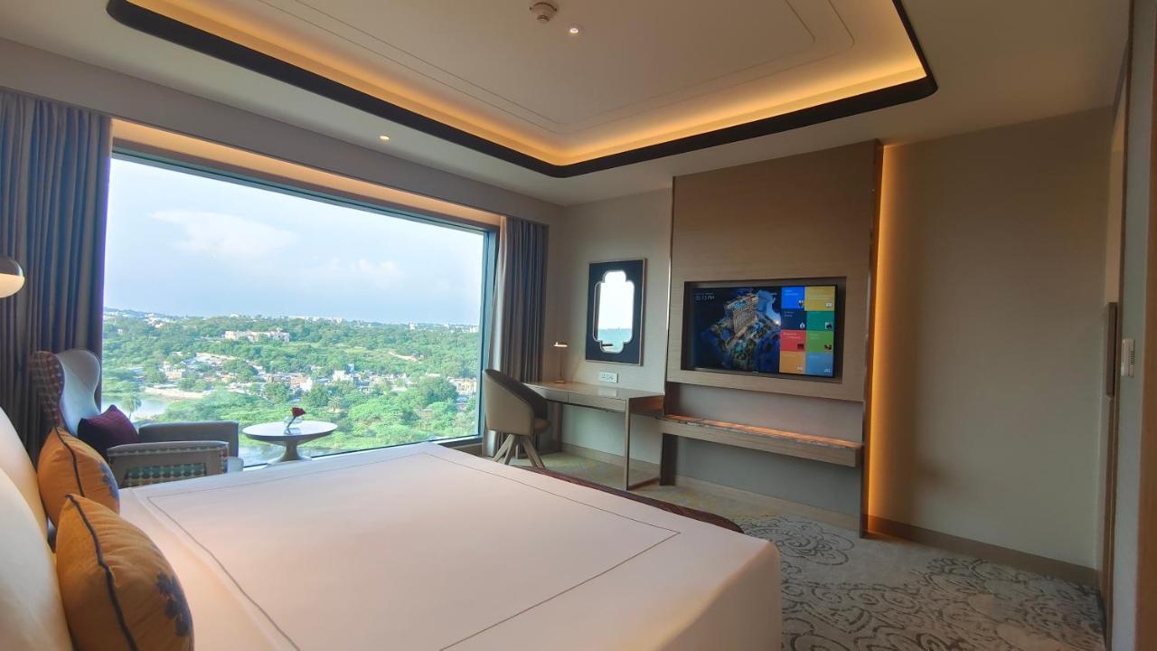 Luxury Room King Bed