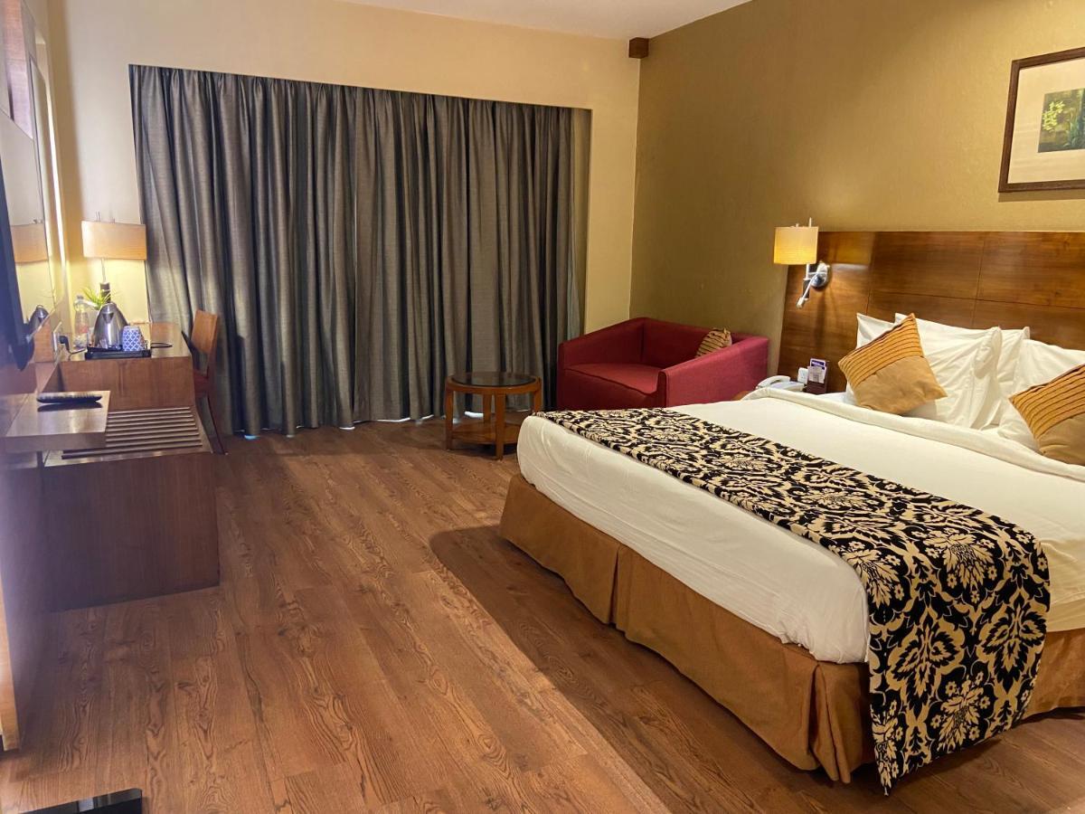 Fortune Club Exotica Complimentary of Club Lounge 2 Mocktails or Juices or Soft Drinks Finger Snacks between 1800 Hrs 2000 Hrs on F&B Soft Beverage only