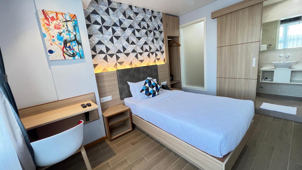 Deluxe Single Room
