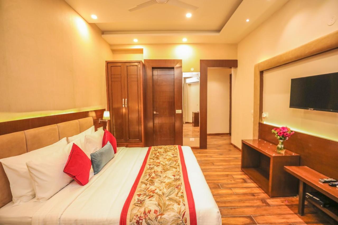 Executive Room with Balcony,1329156821:JPEG