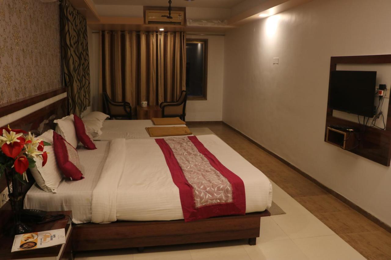 Suite Room,1348843655:JPEG