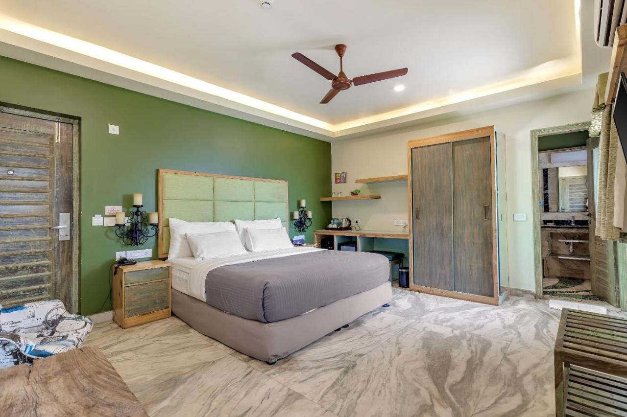 Courtyard Room
