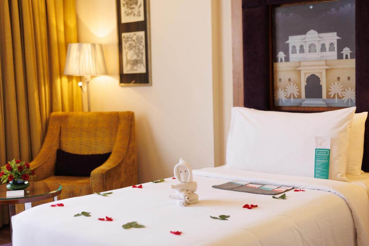 Superior Garden view with King Bed (20% discount on food and soft beverages, 20% discount on Spa,Buy 1 get 1 on select brands at Madeira bar between 4 pm - 10 pm)