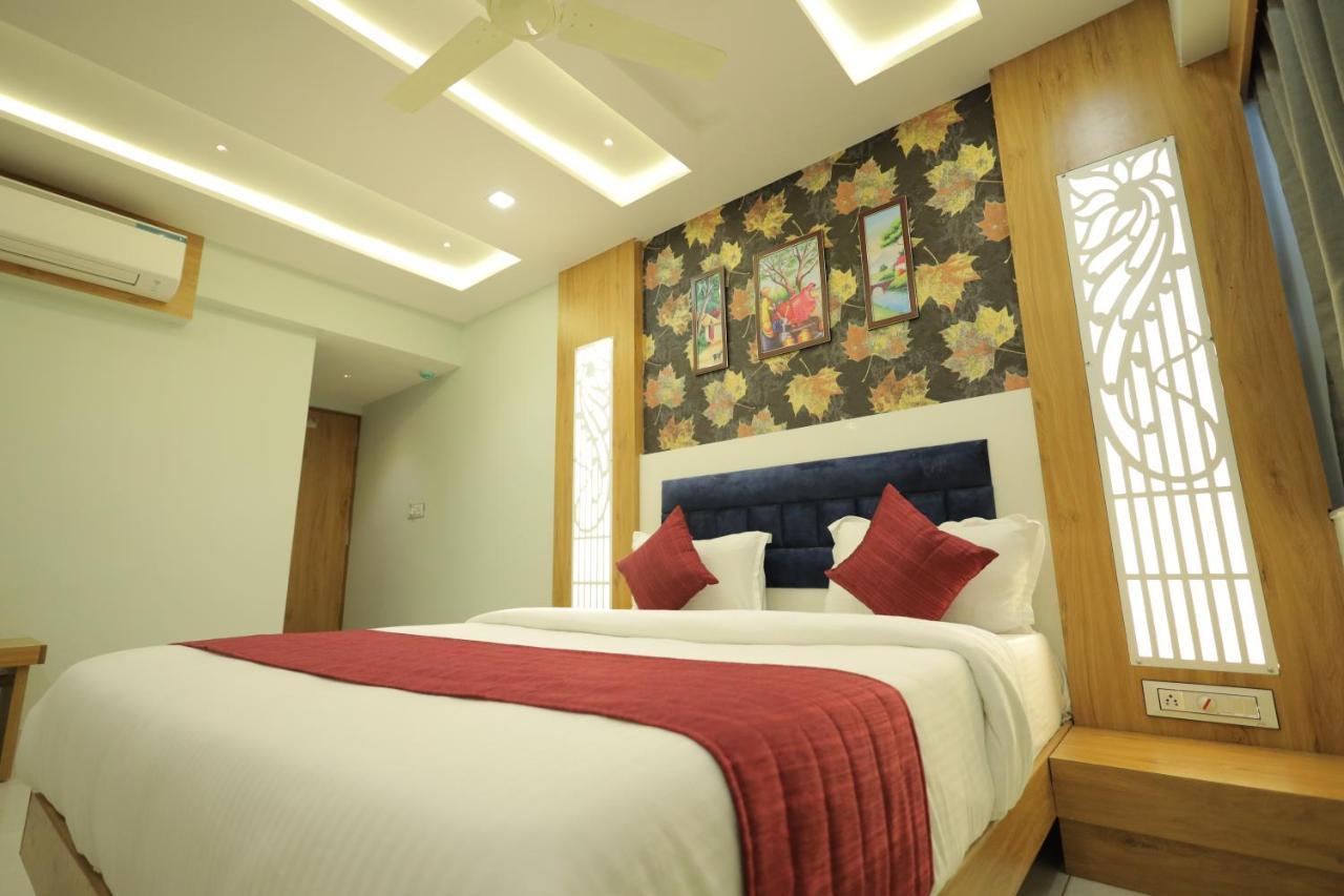 Deluxe Double Room,1428151561:JPEG