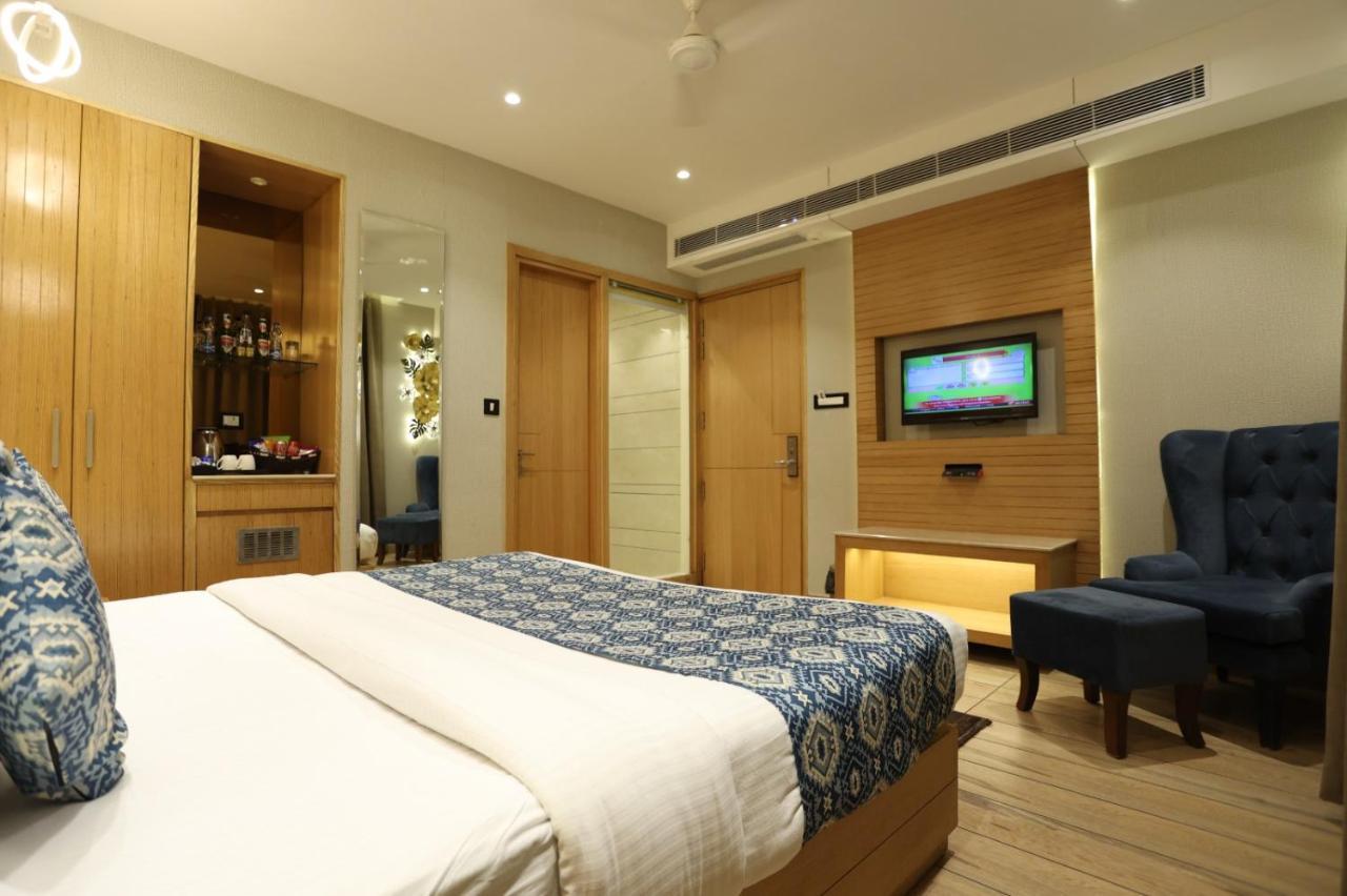 Junior Suite,1395688865:JPEG