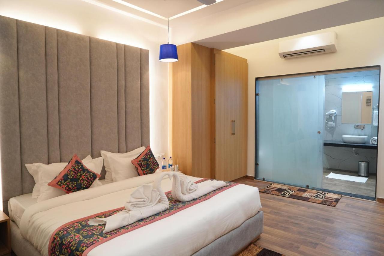 Large Double Room,1487744050:JPEG