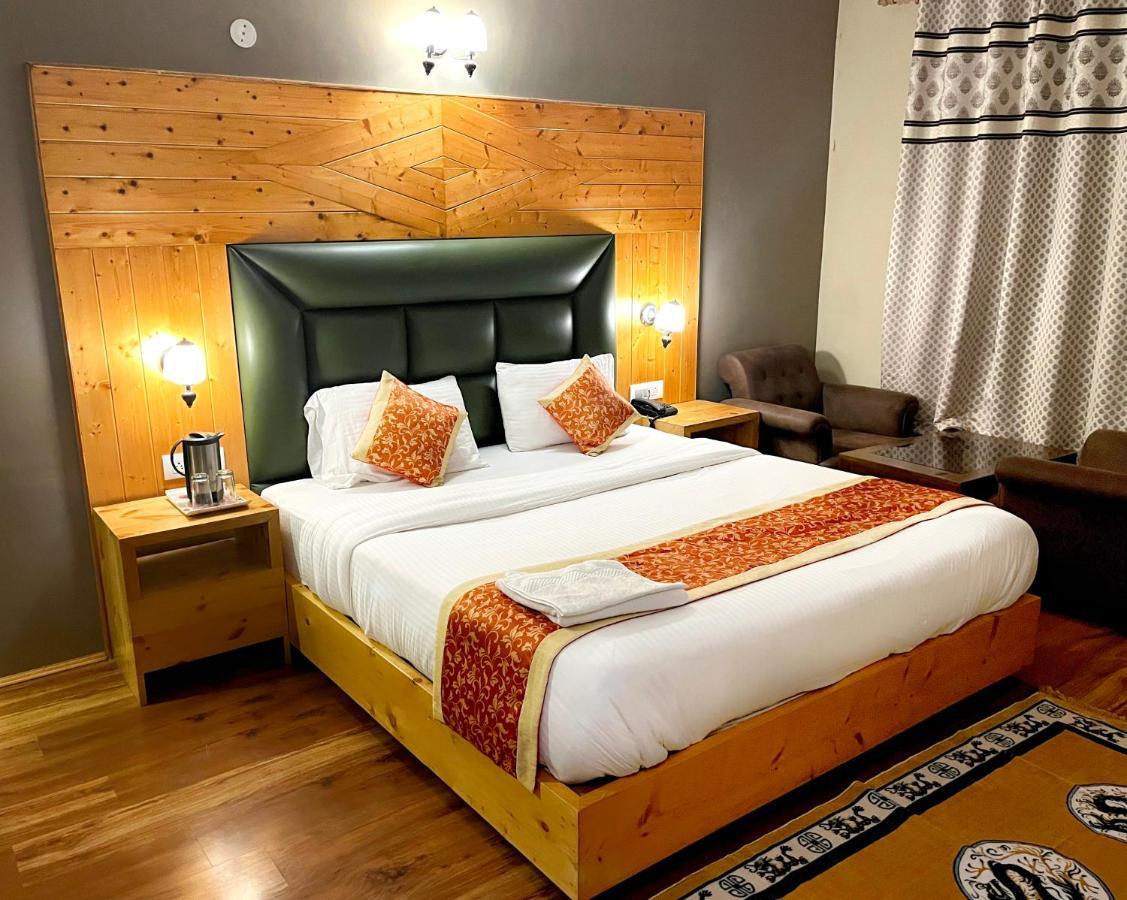 King Room,1660421411:JPEG