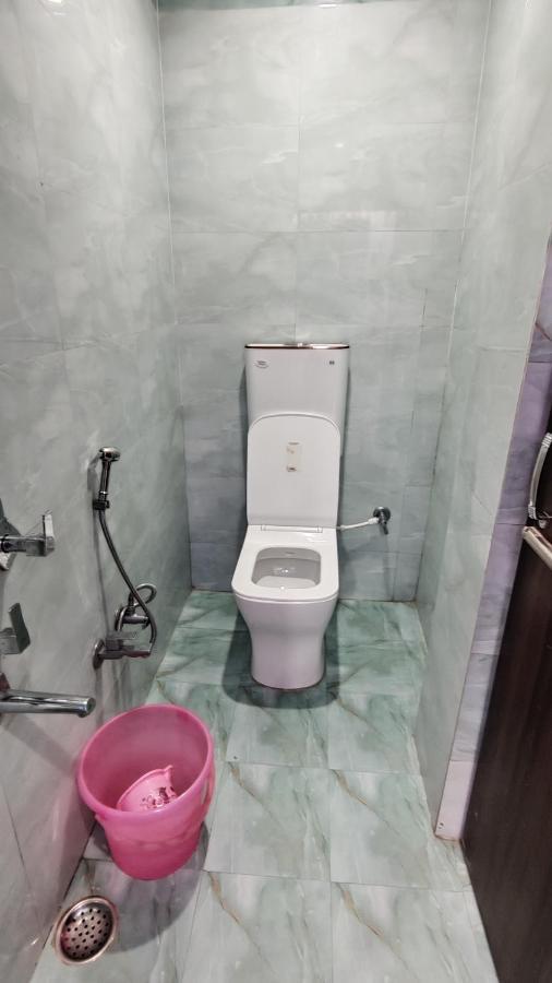 Single Room,1493262034:JPEG