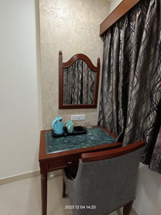 Deluxe Queen Room