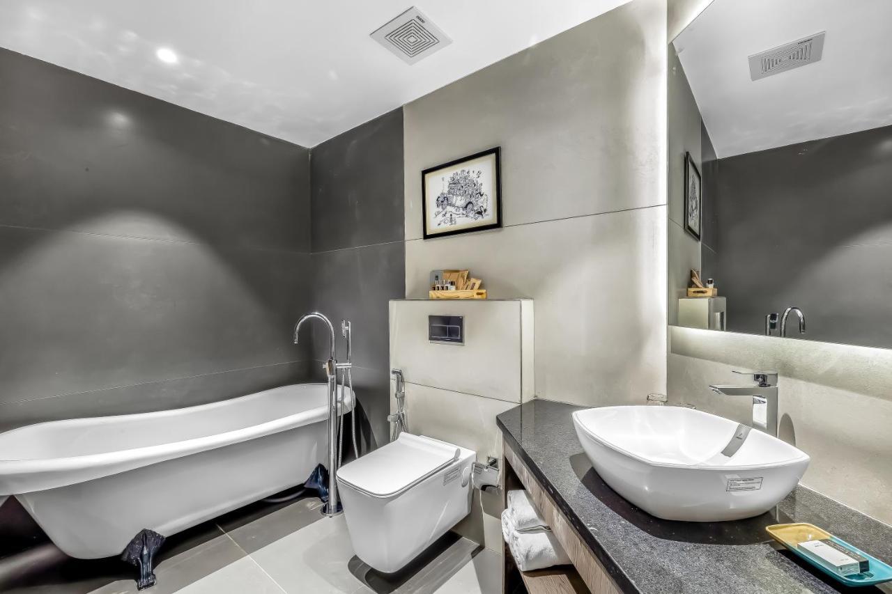 Junior Suite with Bathtub: INR 500 Food Credit once per stay at Terra