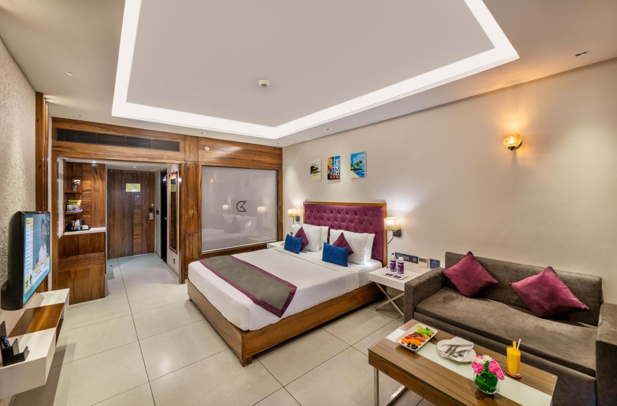 Imperial King Room with Shower and Balcony - 2 Pints of beer per stay, Early check in and late checkout of 2 hours - subject to availability (validity Dec 20,2025)