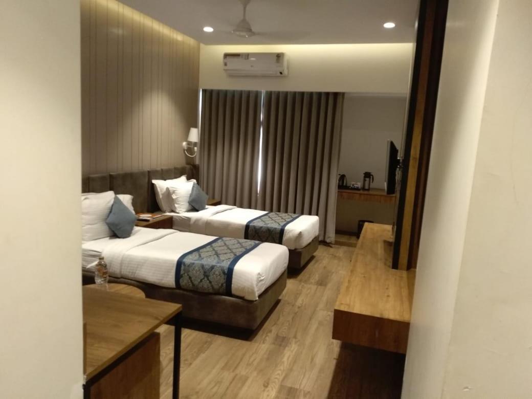 Deluxe Double or Twin Room