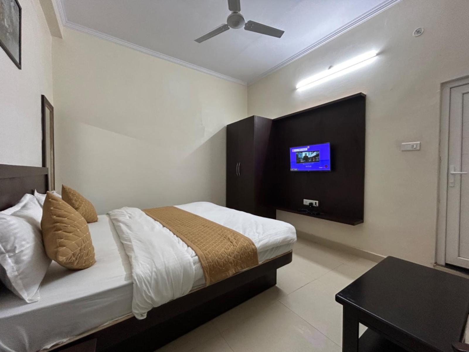 Standard Double Room,1699683732:JPEG