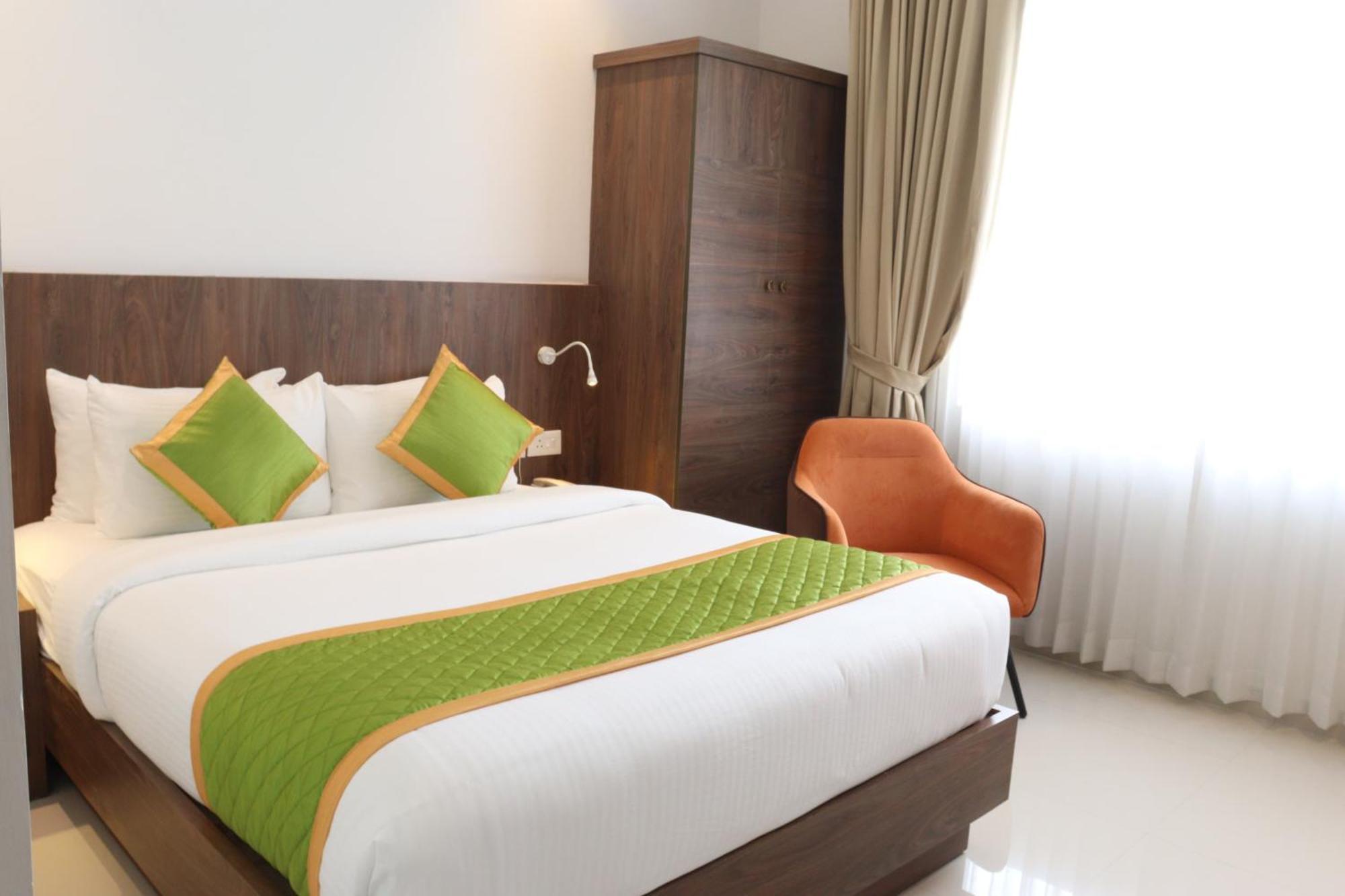 Deluxe Room,1647834634:JPEG