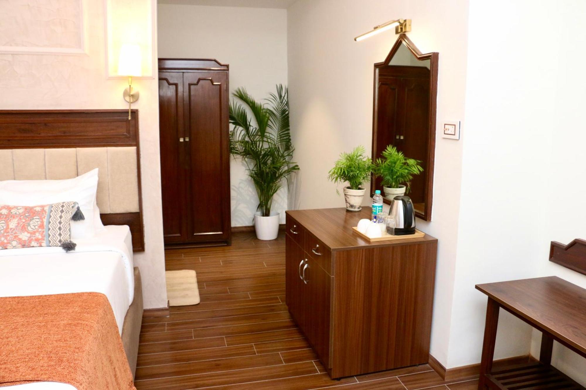 Twin Room,1530776698:JPEG