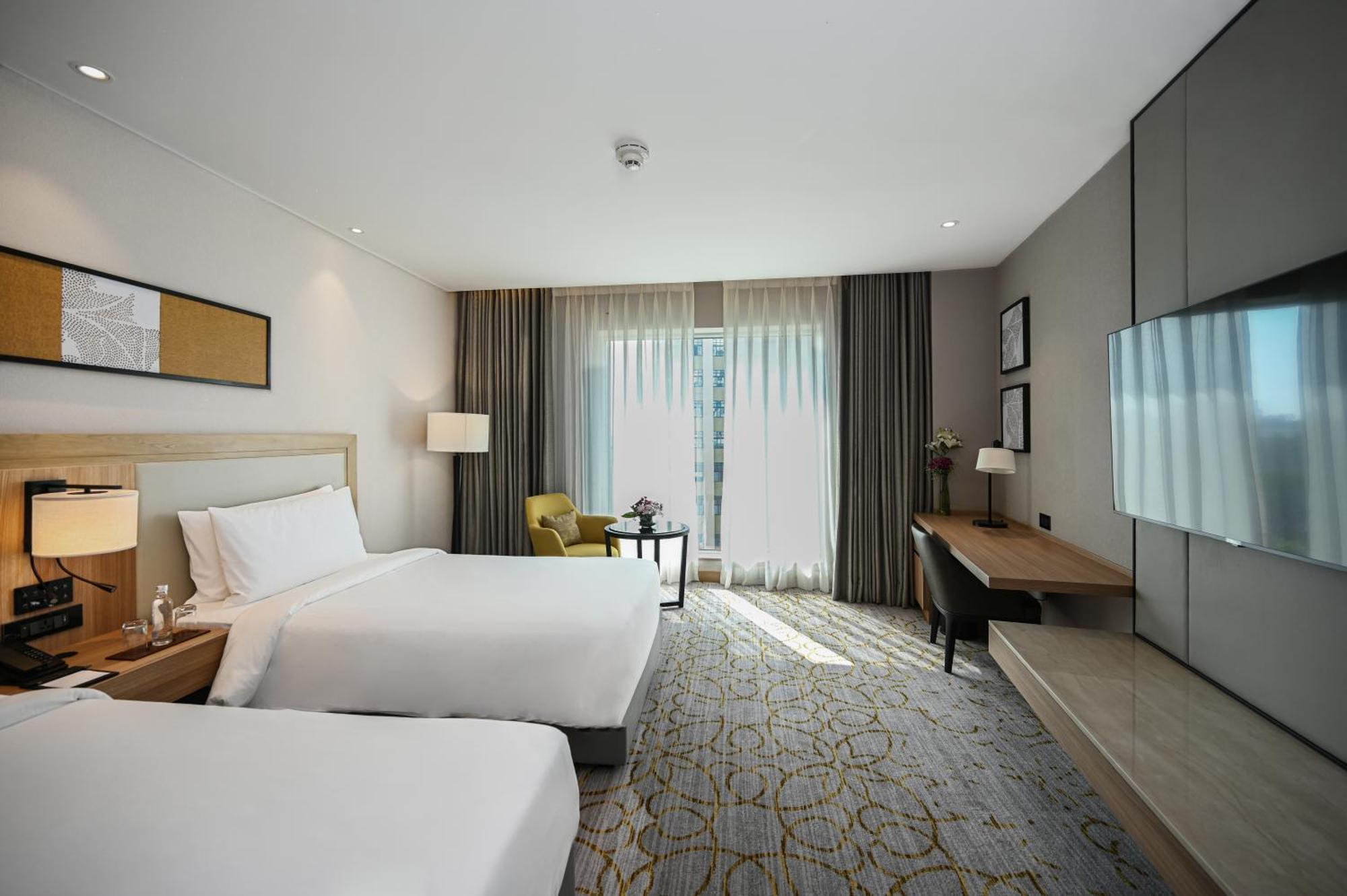 Superior Twin Room with City View