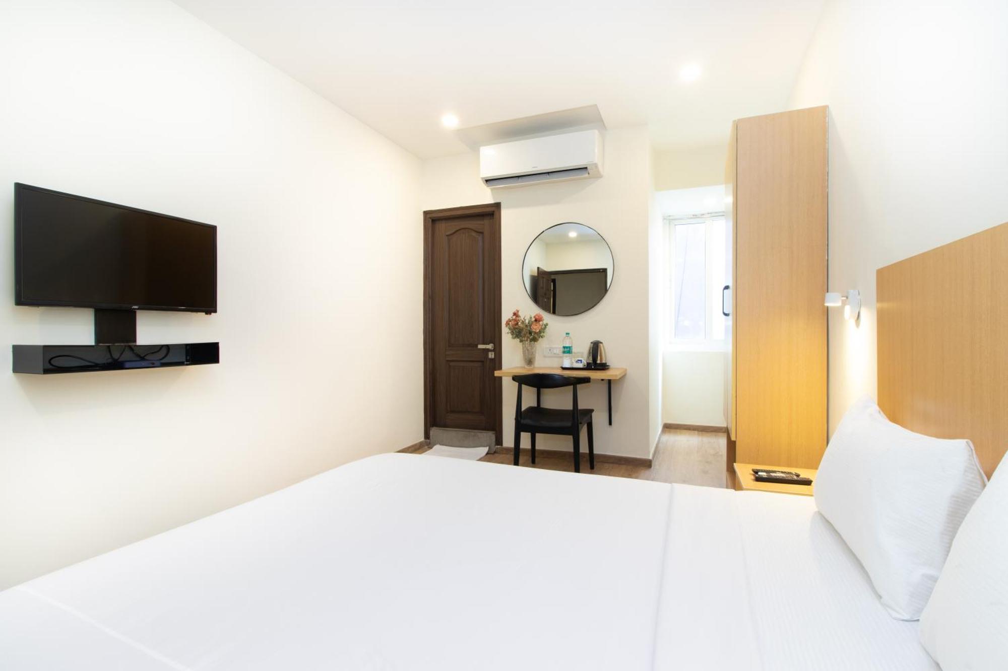 Deluxe Queen Room