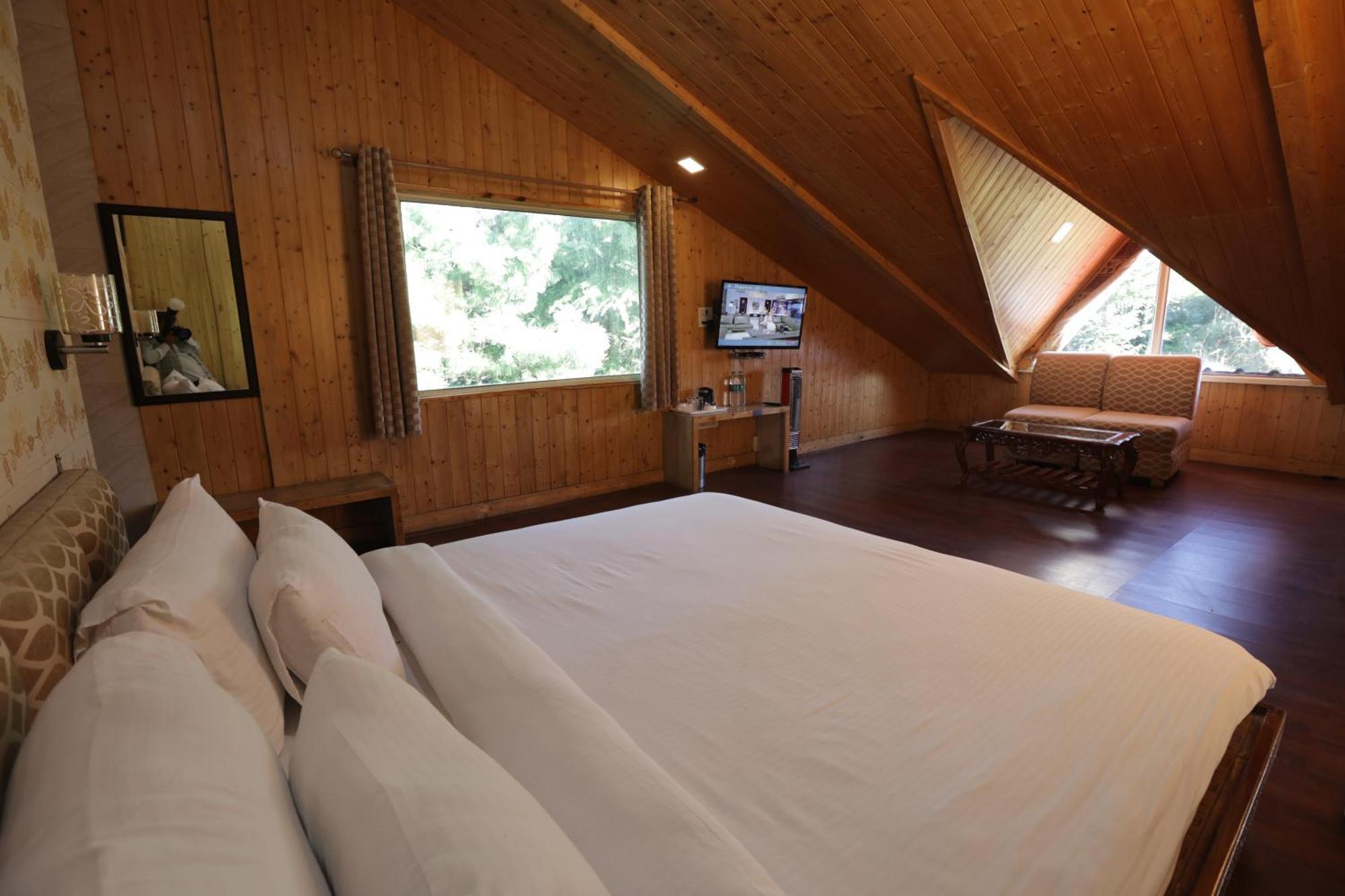 Superior Double Room,1537485370:JPEG