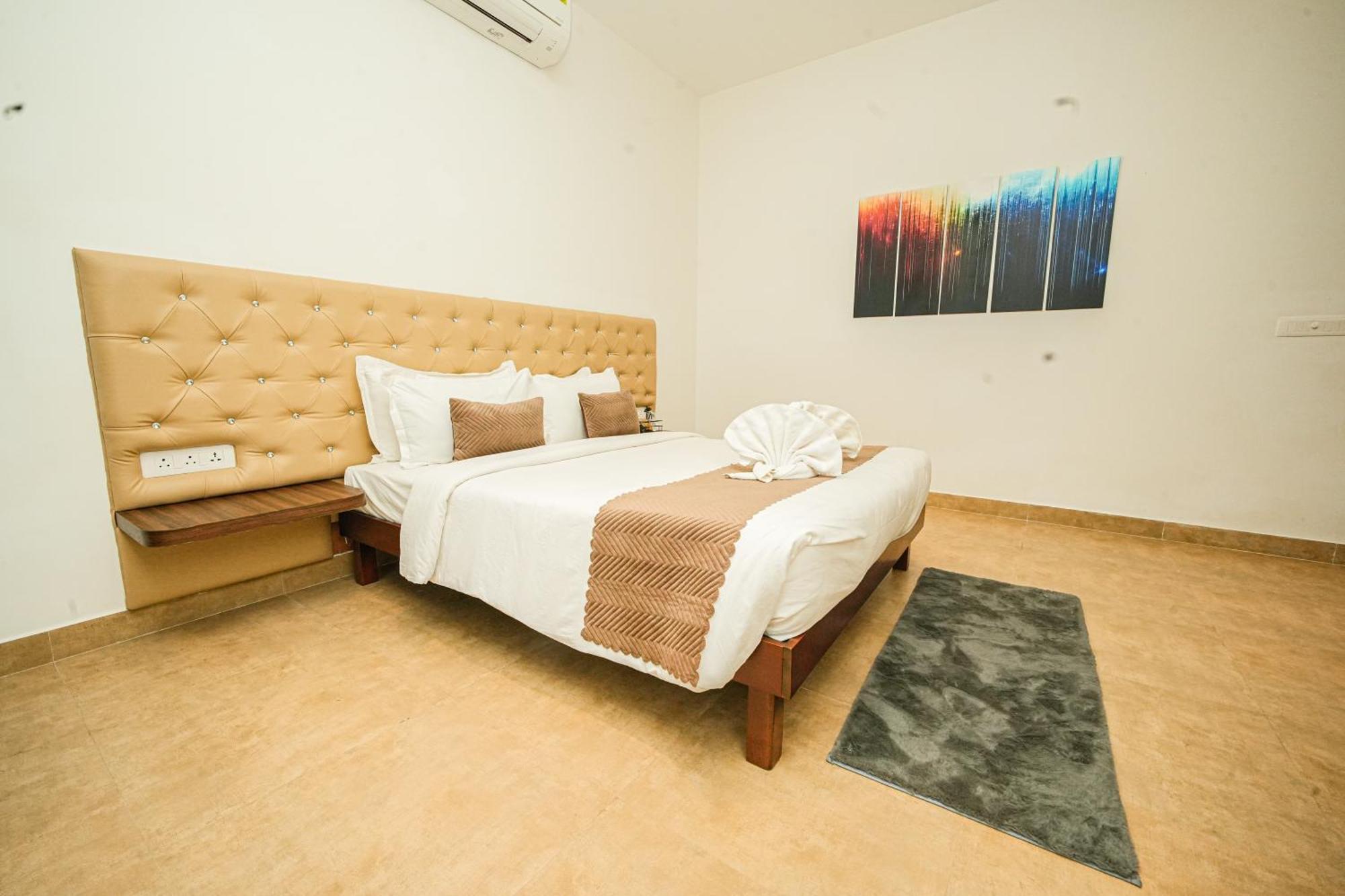 Two-Bedroom Suite,1539883876:JPEG