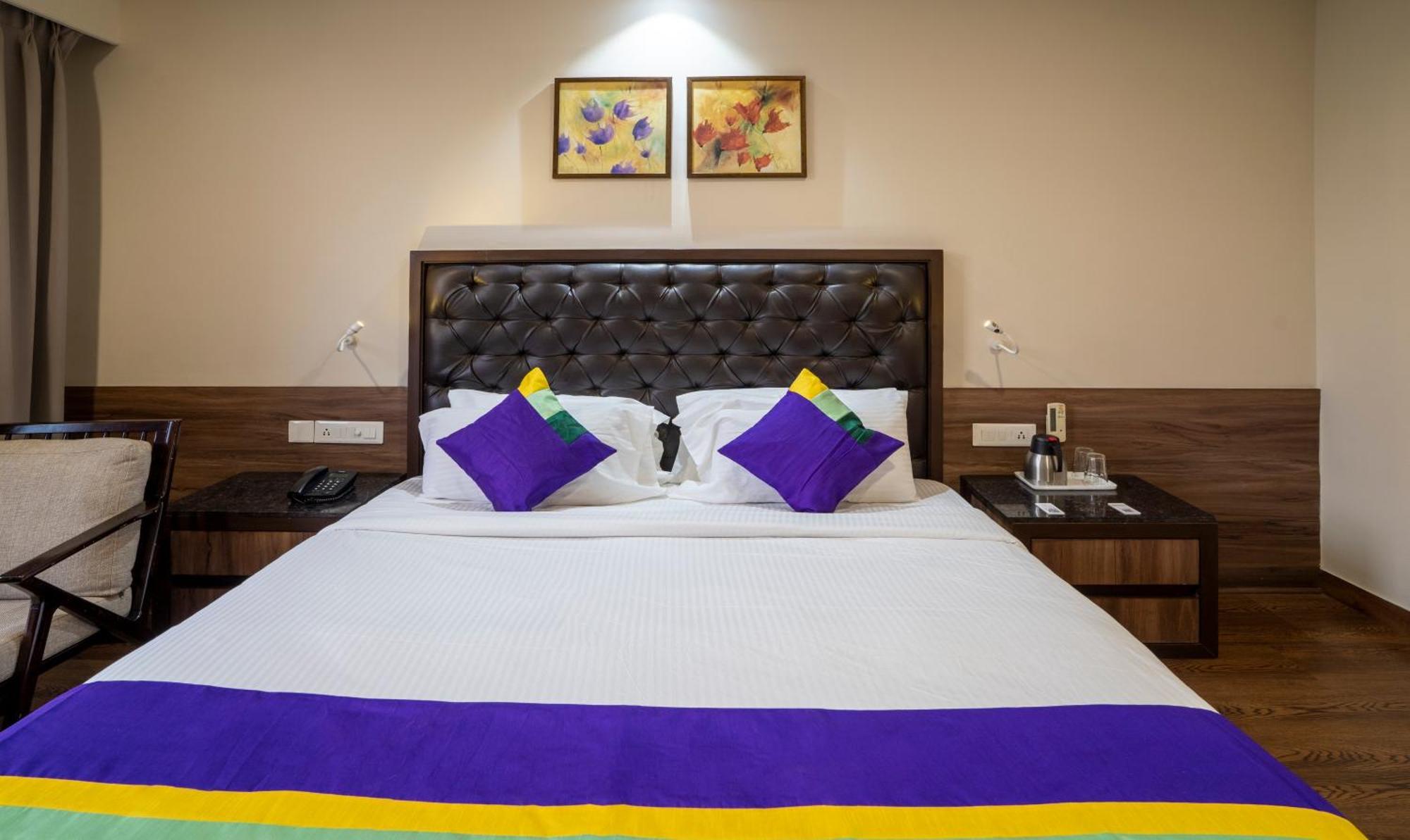 Deluxe Double Room,1549797328:JPEG