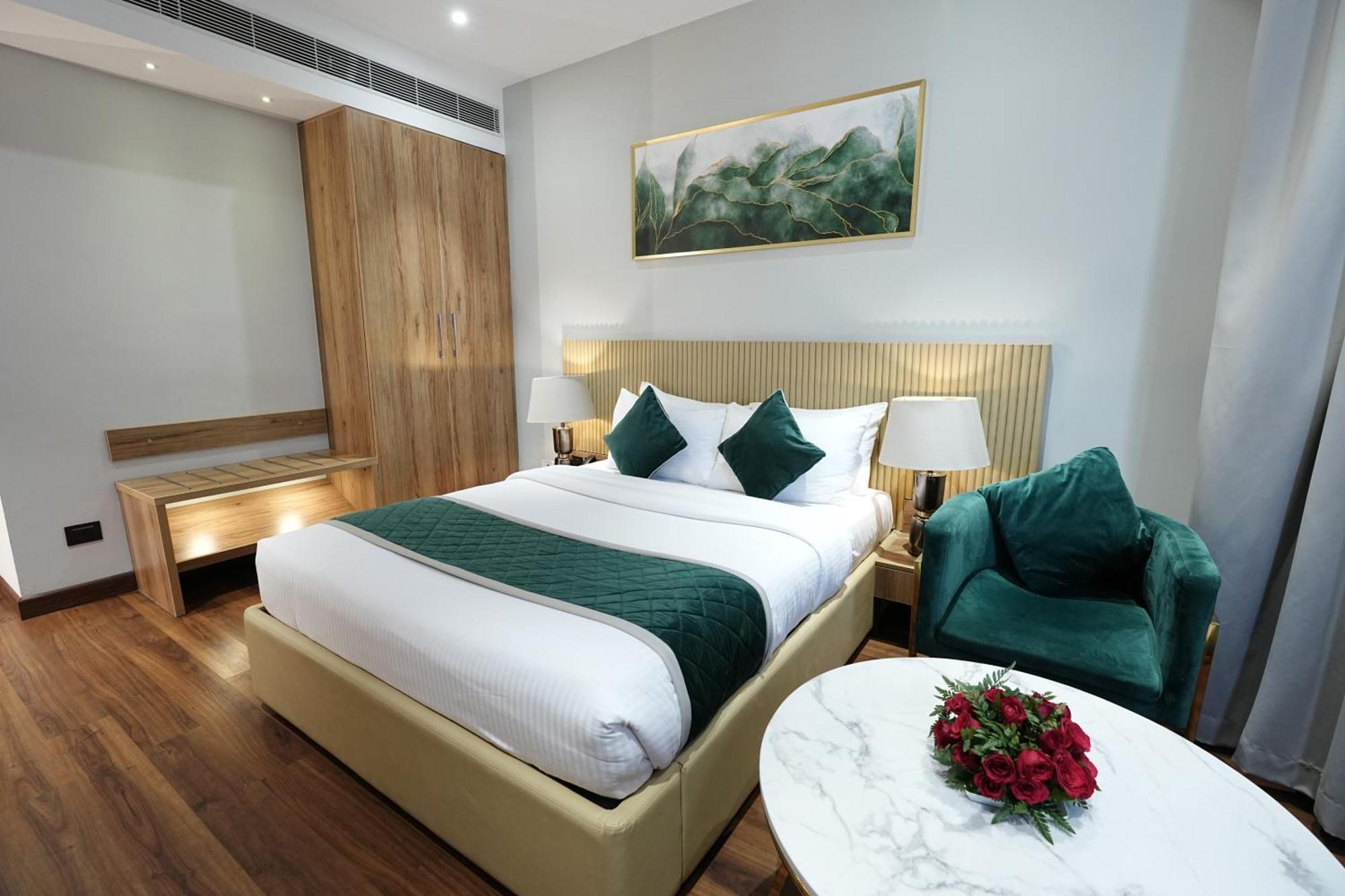 Deluxe King Room