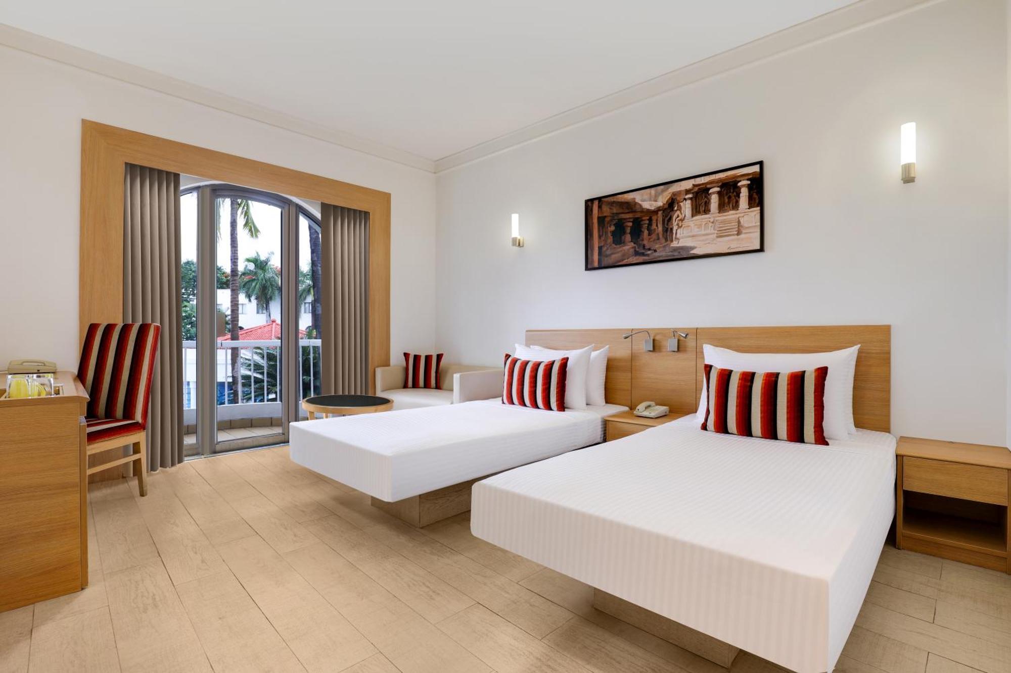 Executive Twin Room Balcony on Laundry Complimentary Hi Tea