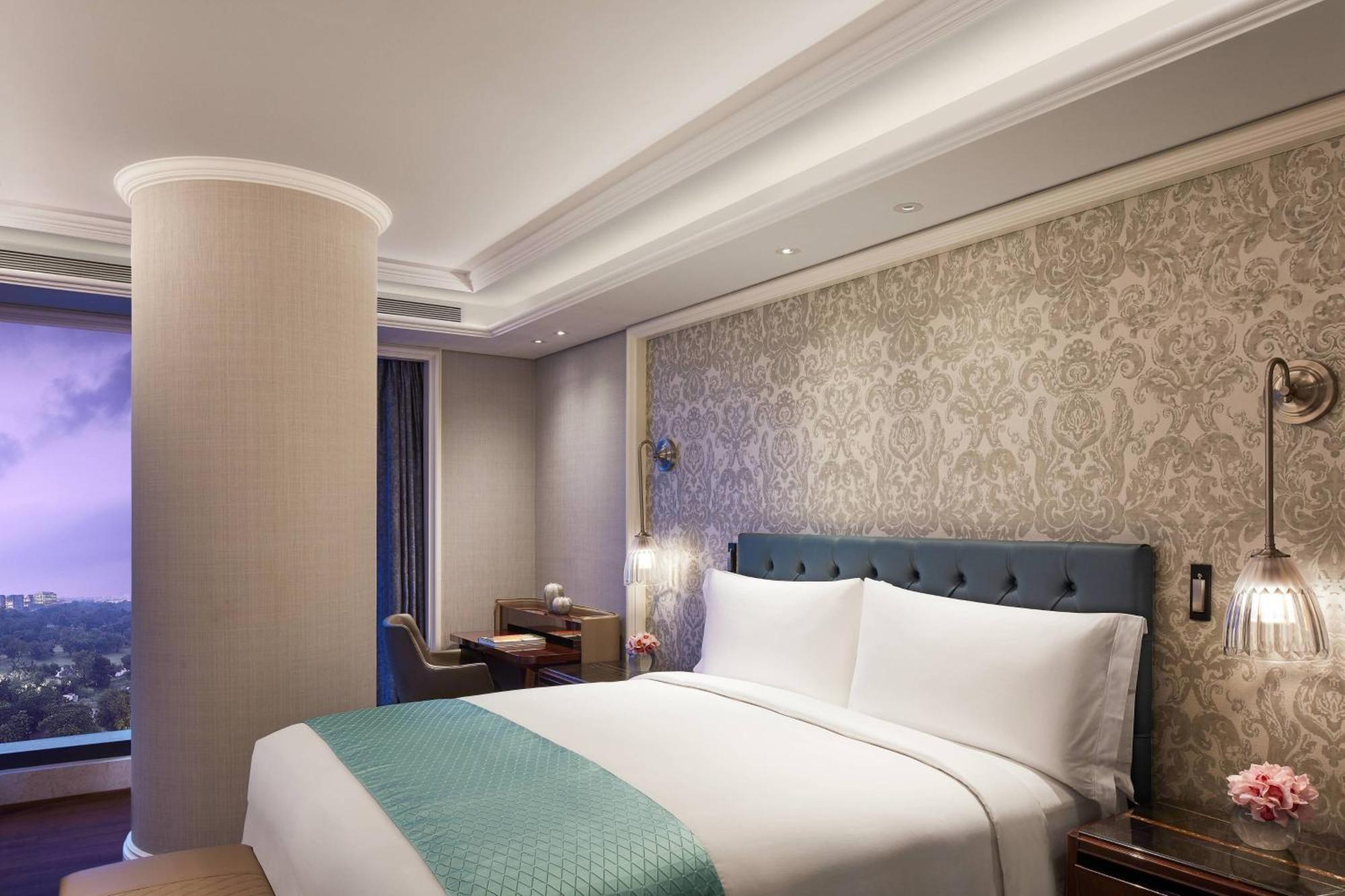 Executive Suite King Room with Club Lounge Access,1553030395:JPEG