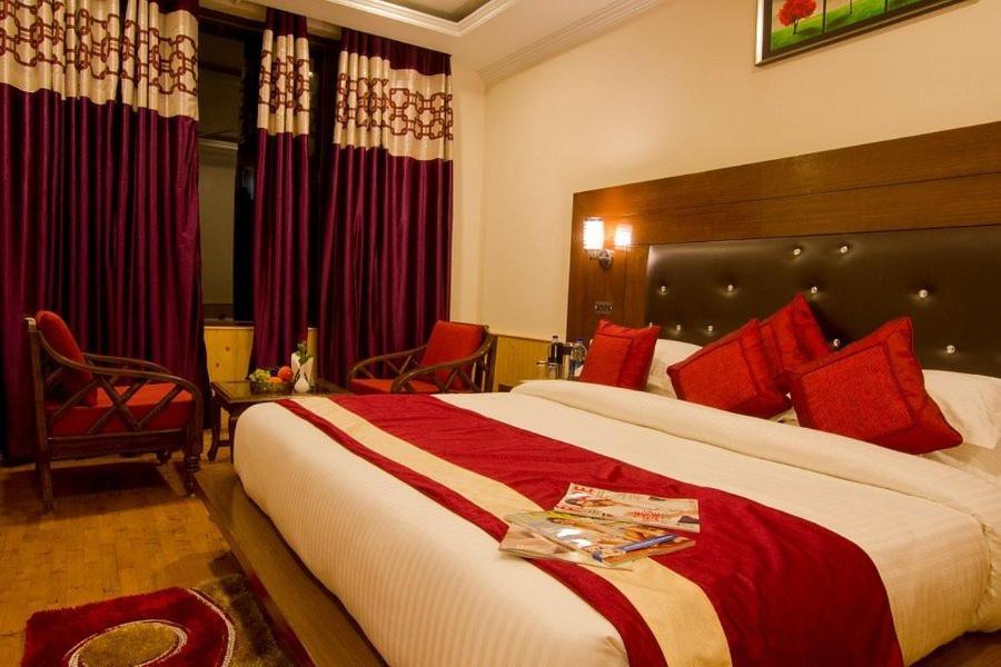 Double Room,1568169875:JPEG