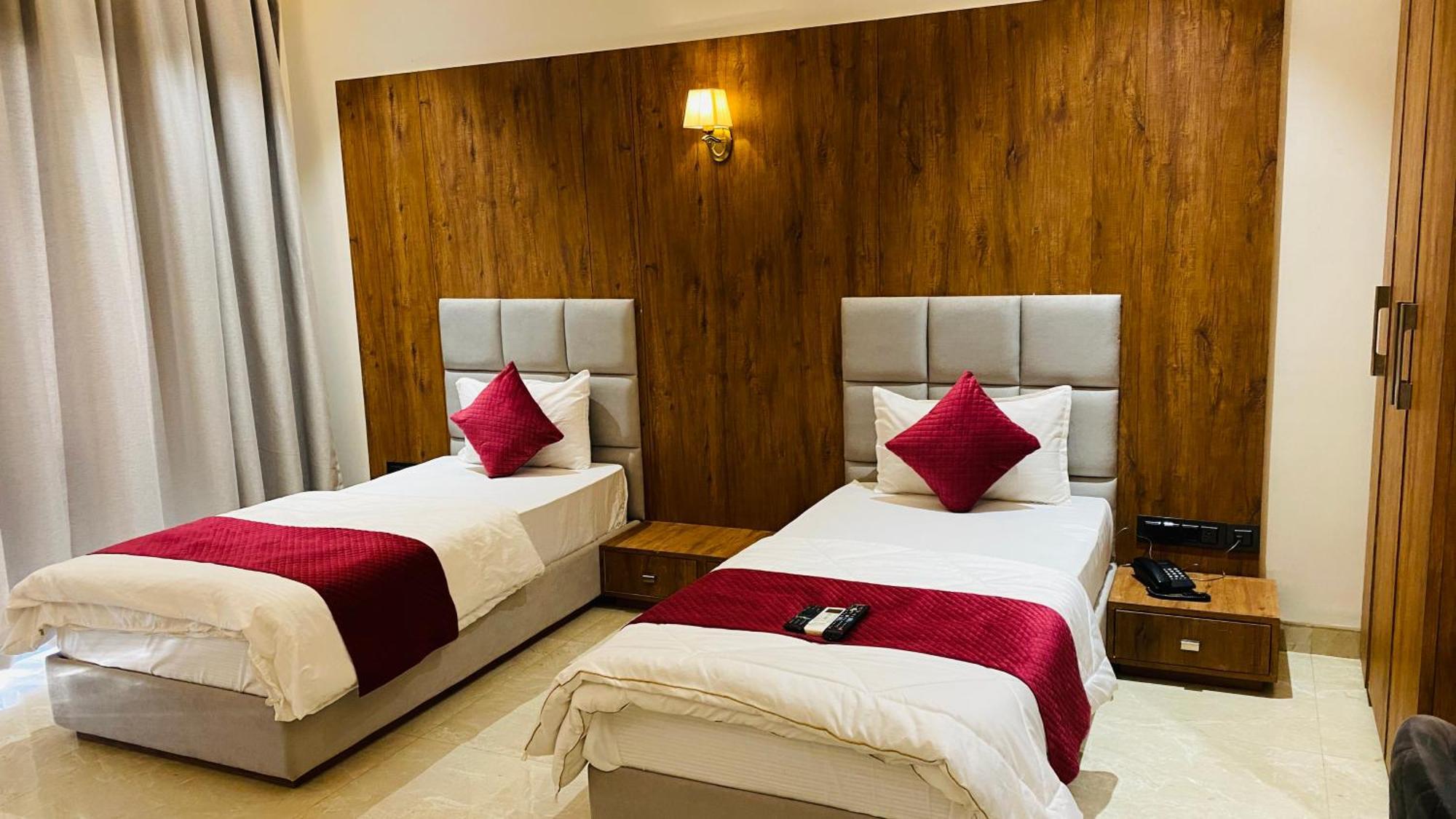 Luxury 4 Bedded Room