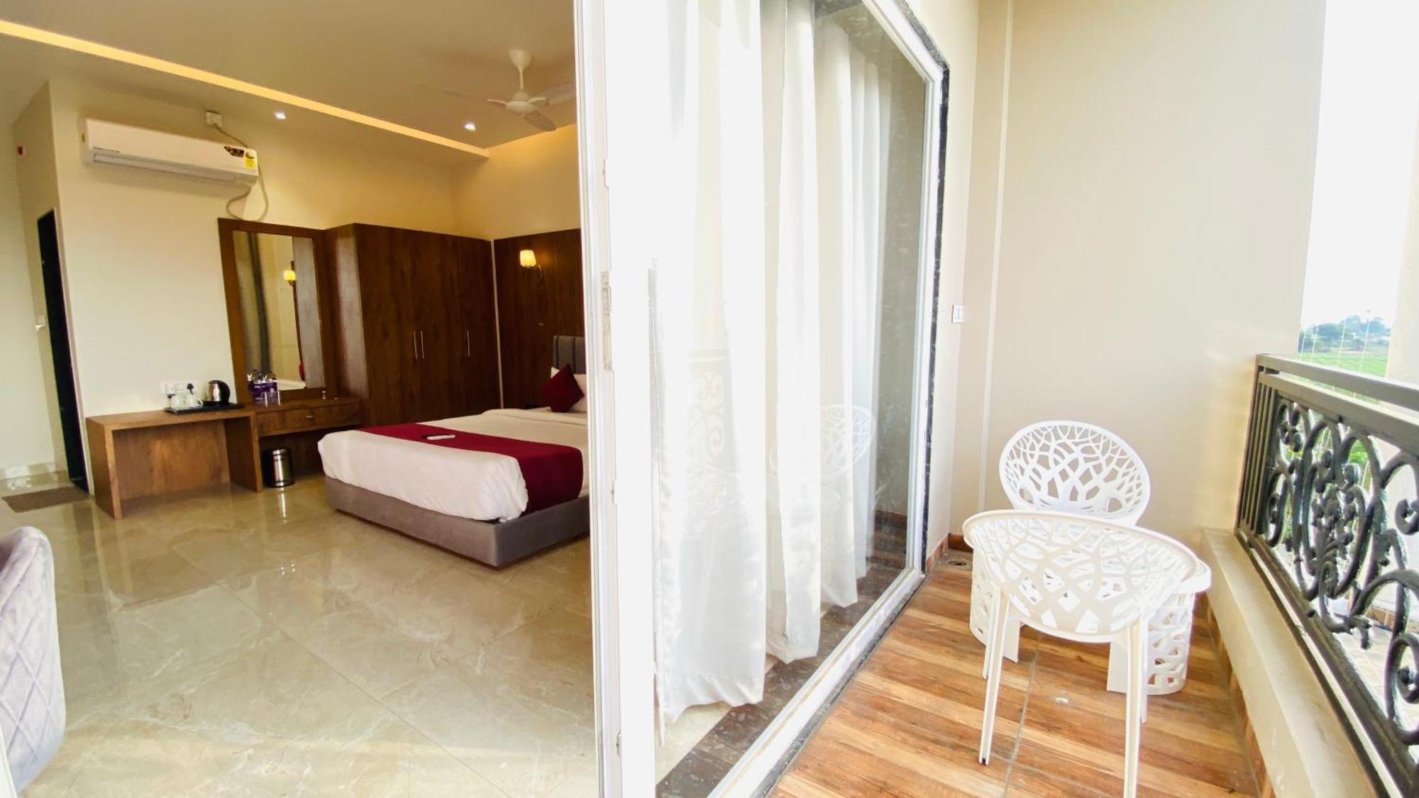 Super Deluxe Room with Balcony