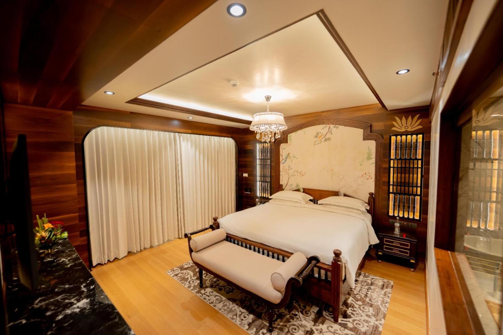 Luxury Suite