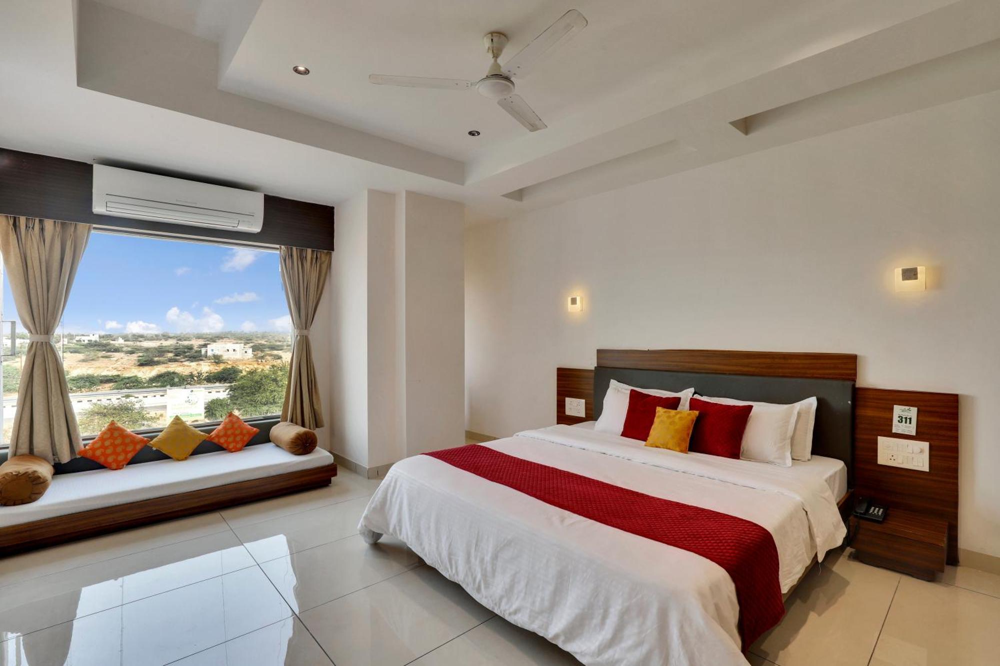 Deluxe King Room